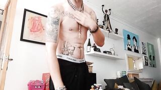Alternative guy strips naked to show you his tattoos - 2 image