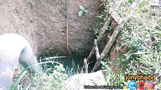 The young man of Bangladesh masturbated in a terrible deep well in the jungle - 8 image