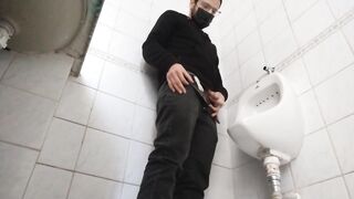Setting free my piss on public bathroom / urinate wild - 8 image
