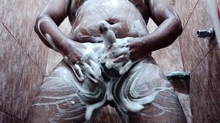 Penis in the middle of the Foam and the pleasure of Andi - 1 image