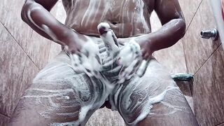 Penis in the middle of the Foam and the pleasure of Andi - 7 image