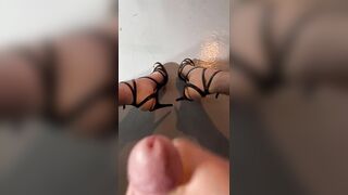 Cumming on black strappy heels - 4 image
