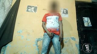 Indian boy Porn solo handjob video - 1 image