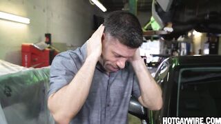 He fucks the mechanics guy - 4 image