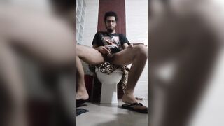 Big toes man / Peeing on the bathroom floor - 6 image