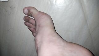 Load on the ground and load on foot