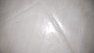 Load on the ground and load on foot