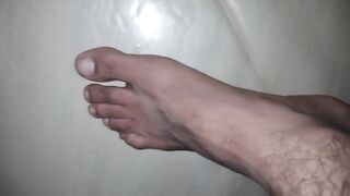 Load on the ground and load on foot