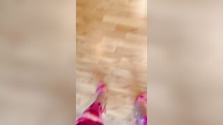 Pink heels painted toes and cum - 8 image