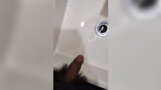 Thumbs up to this pee video - 2 image