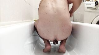 Washing my butt for a great and clean game session - Anal enema - 2 image