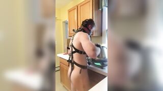 Slave boy doing the dishes - 5 image