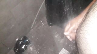 Washing my cock in hard water - 8 image