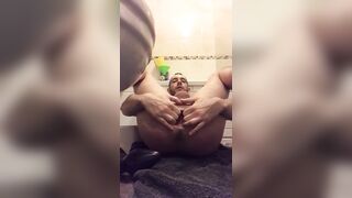 Straight guy enjoying prostate orgasm - 8 image