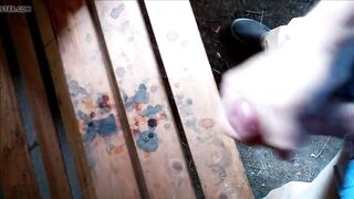 Am Glory Hole abgemolken und es dann selbst besorgt