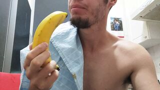 Croat deepthroats whole huge banana - 1 image