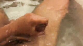 Man cumming in bathtub - 7 image