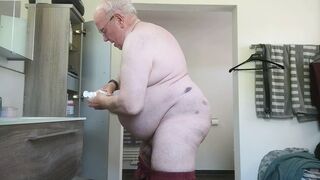 Shave tits and put lotion on my body - 1 image