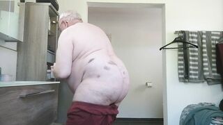 Shave tits and put lotion on my body - 8 image