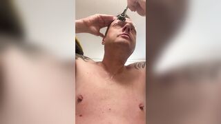 Shaving eyebrows and wimpers - 2 image
