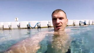 I swim naked and pee in a public pool in Egypt / Pissing in the pool - 2 image