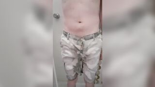 Pee again on my shorts - 7 image