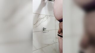 Bathroom high heels fuck - 2 image