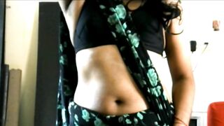 #Shorts Krithi Reveals NAVEL in Saree, Romantic Navel Show #DeepNavel #SareeNavelTease #IndianCrossDresser - 8 image