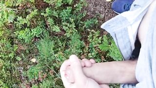 Finnish guy cumming in woods - 5 image