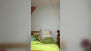 HUGE CUM- First time usina Plug anal.