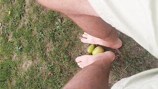 Master Ramon tortures fruit with his divine feet - 7 image