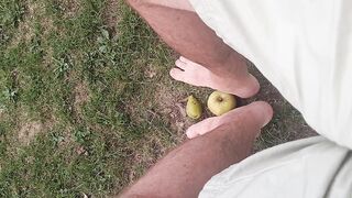 Master Ramon tortures fruit with his divine feet - 8 image