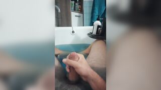 Masturbation in the bath - 4 image