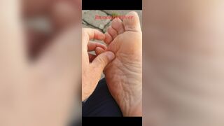 Master Ramon massages his divine feet after a hard run - 1 image