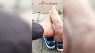 Master Ramon massages his divine feet after a hard run - 3 image