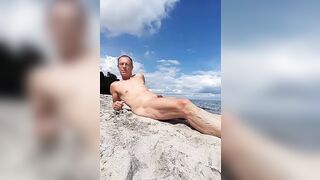 Woo - did he really cum on a public beach? - 1 image