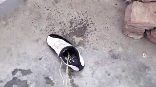 piss in air jordan sneakers,sneaker as urinal,pissing sneaker - 5 image