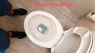 Master Ramon needs to piss quickly - 1 image