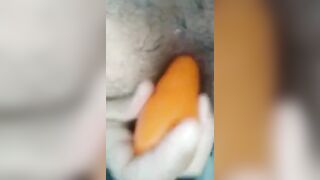 con una zanahoria en mi culo - 3 image