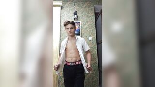 Flexing boy with nice dick - 3 image