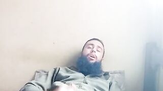 Short video of me masturbating on my bed. - 4 image