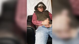 Watching porn before work - 4 image