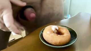 Glazing a hot doughnut - 9 image