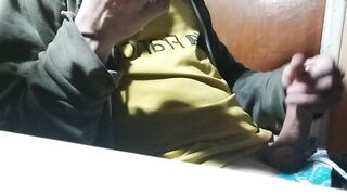 Chico latino guapo tira semen mmm ... Instagram: Ne_hu_en