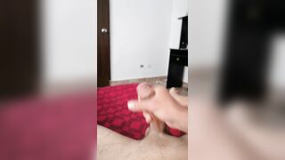 Chico se masturba en casa