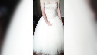 Showing proper love to an overprotective brides wedding dress - 4 image