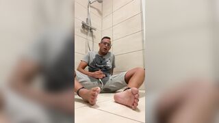 Pee and play German Twink jerking off and peeing - 4 image