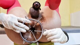 Pakistani Bitch Stretches Asshole with Anal Speculum - 4 image