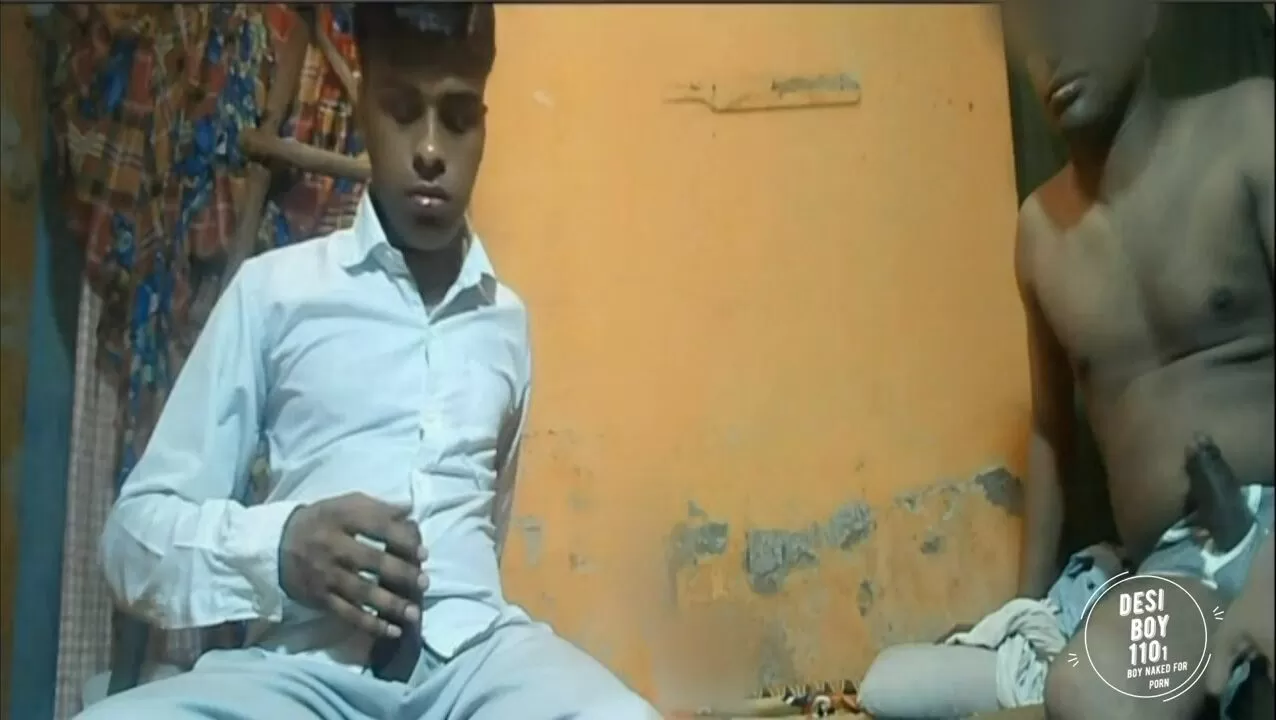 Bhai Masterbate - Un seen scene of 1st video Two boys-Mein aur mera dost Meine apane dost  chachere bhai ke saath muth maari, Me masturbate watch online