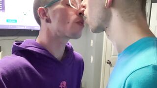 Wet make out kissing - 10 image